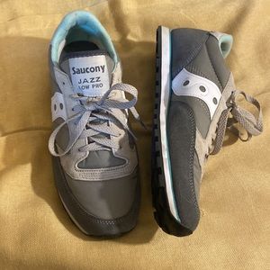 Saucony Low Pro Grey Blue Gray Turquoise Suede and Nylon Sneakers 9.5 9 1/2